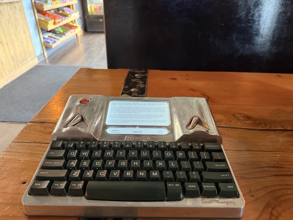 My Hemingwrite at a booth at Titan Tavern.